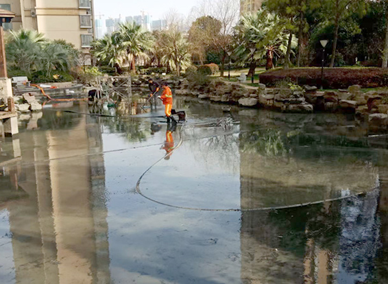 凤岗镇景观池淤泥清理